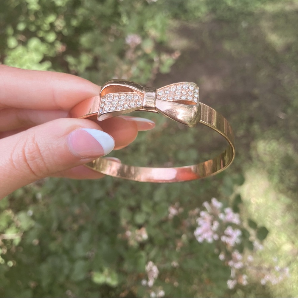 Rosegold Rhinestone Bow Bracelet - Picture 8 of 8
